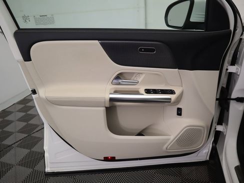 Certified 2022 Mercedes-Benz GLA 250 image 24