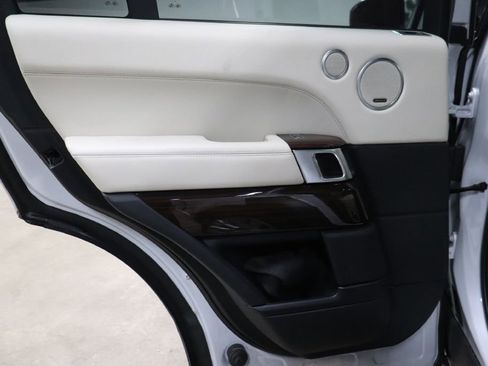 Used 2016 Land Rover Range Rover Supercharged image 13