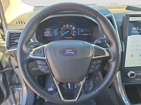 Used 2024 Ford Edge Titanium image 28