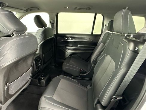 Certified 2023 Jeep Grand Cherokee L Laredo image 13