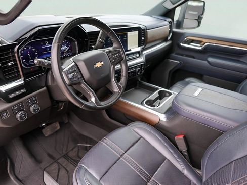 Certified 2024 Chevrolet Silverado 3500 High Country w/ High Country Premium Package image 13