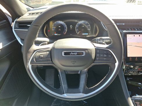 New 2025 Jeep Grand Cherokee Limited w/ Trailer Tow Package image 10