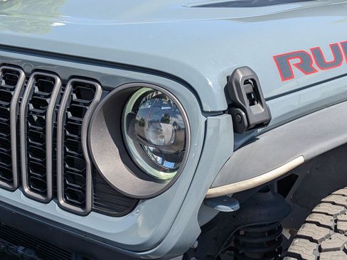 Used 2024 Jeep Gladiator Rubicon w/ Steel Bumper Group AWD/4WD image 12