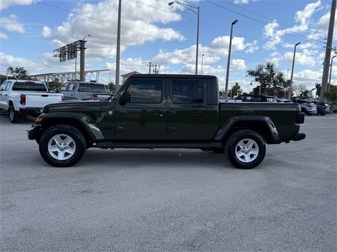 Used 2021 Jeep Gladiator Sport image 6