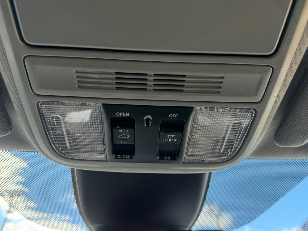 Used 2023 Honda Odyssey EX-L image 18