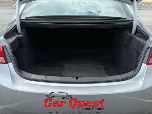 Used 2018 Chevrolet Impala LT image 13