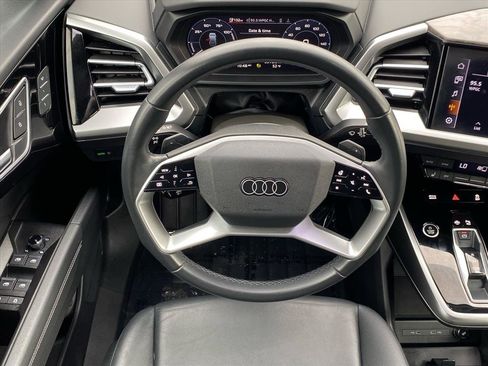 Used 2023 Audi Q4 e-tron Premium Plus w/ Premium Plus image 5