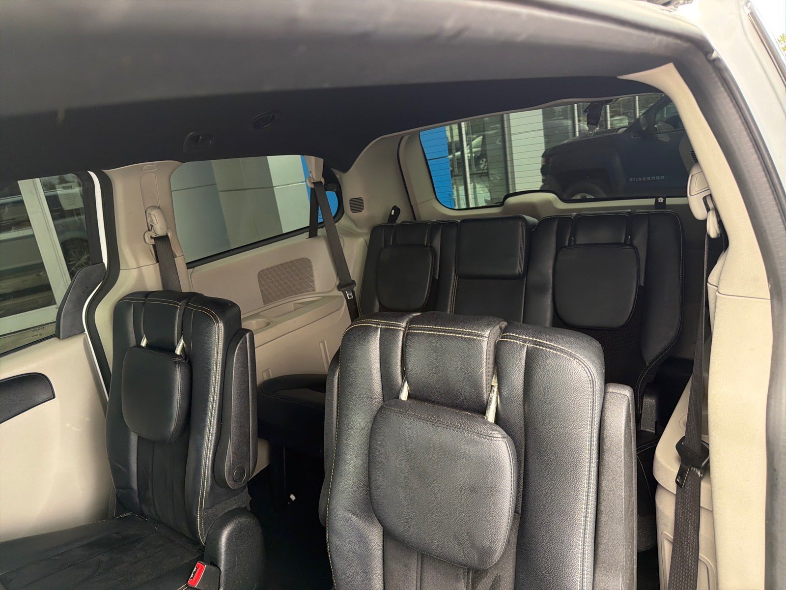 Used 2018 Dodge Grand Caravan SXT FWD image 11