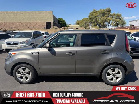 Used 2017 Kia Soul FWD image 11