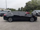 Used 2024 Nissan Altima 2.5 SV image 2
