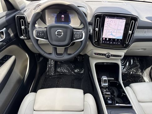 Certified 2024 Volvo XC40 B5 Plus AWD/4WD image 12