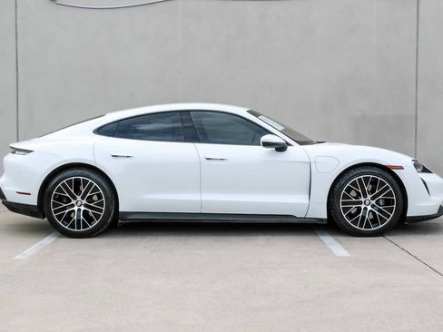 Used 2022 Porsche Taycan RWD image 8