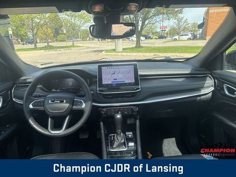 Used 2023 Jeep Compass High Altitude AWD/4WD image 16