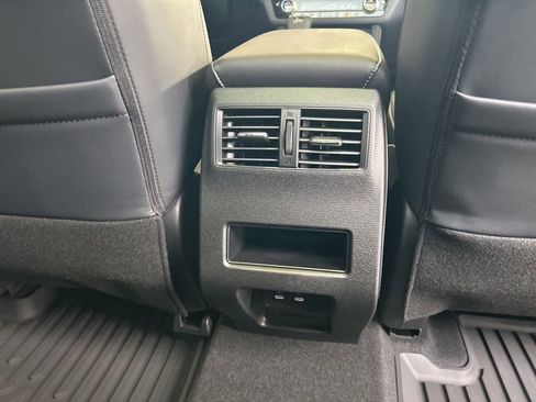 New 2026 Mitsubishi Outlander SE image 30