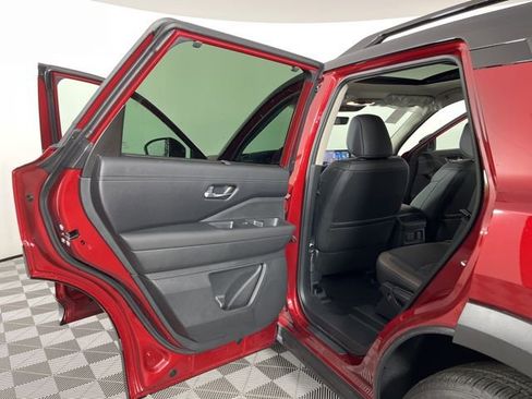 New 2026 Nissan Pathfinder Platinum image 41