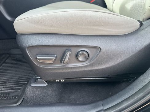 Used 2024 Toyota Grand Highlander XLE image 15