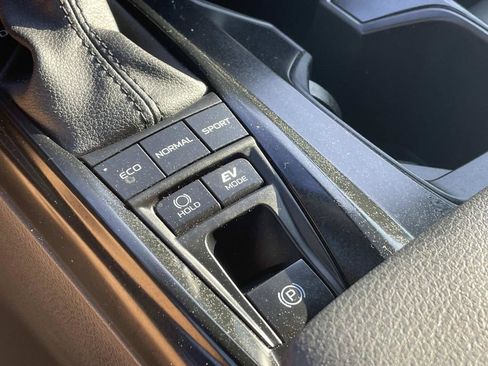 Used 2025 Toyota Camry SE FWD image 41