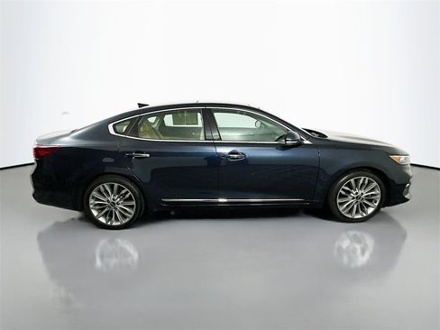 Used 2020 Kia Cadenza Limited image 8