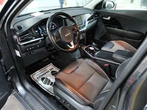 Used 2022 Kia Niro EX w/ Cold Weather Package image 15