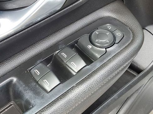 Used 2023 GMC Terrain SLE FWD image 23