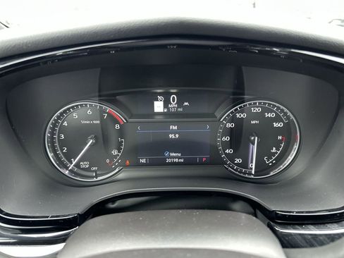 Used 2025 Cadillac XT6 Premium Luxury image 15