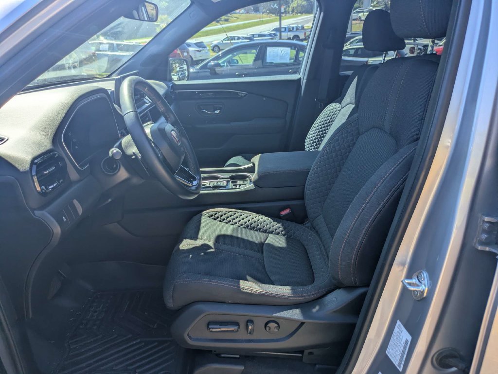 Used 2023 Honda Pilot Sport image 20