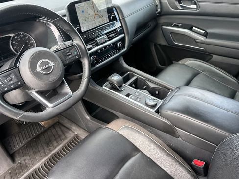 Used 2023 Nissan Pathfinder SL AWD/4WD image 11