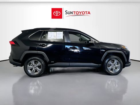 Used 2024 Toyota RAV4 XLE w/ Convenience Package image 2