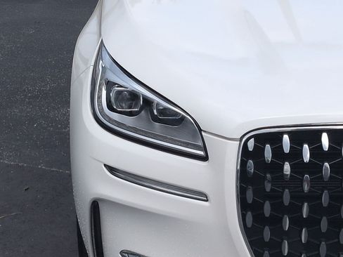 Certified 2023 Lincoln Corsair Reserve FWD image 11