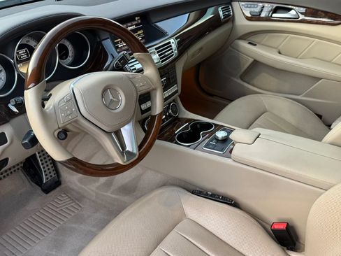 Used 2012 Mercedes-Benz CLS 550 image 24