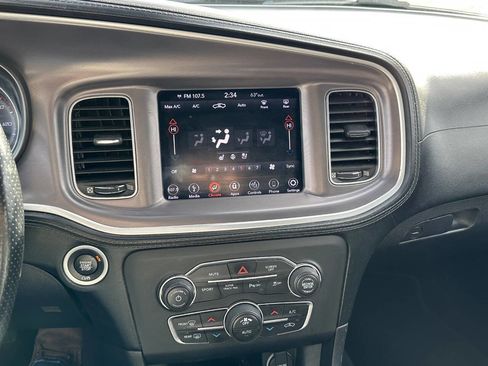 Used 2019 Dodge Charger SXT w/ Plus Group image 17