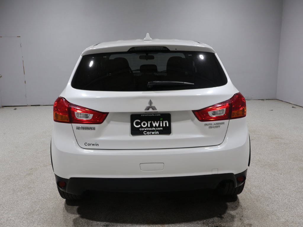 Used 2017 Mitsubishi Outlander Sport ES AWD/4WD image 3