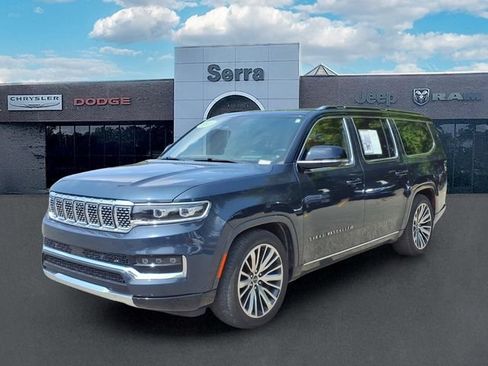 Used 2023 Jeep Grand Wagoneer L Series III AWD/4WD image 3