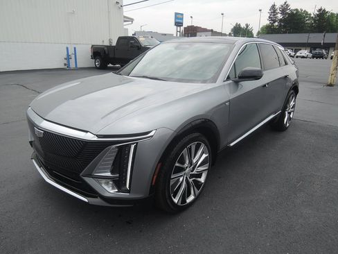 Used 2024 Cadillac Lyriq Luxury w/ LPO, Floor Liner Package image 3