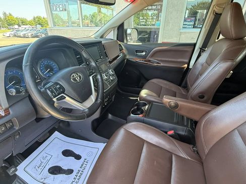 Used 2020 Toyota Sienna Limited Premium AWD/4WD image 8