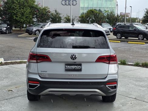 Used 2022 Volkswagen Taos SE image 3