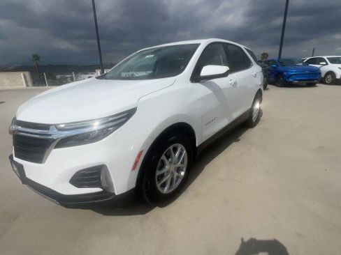 Used 2023 Chevrolet Equinox LT image 4