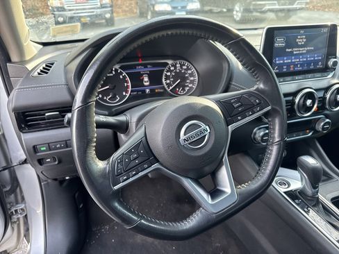 Used 2021 Nissan Sentra SV image 9