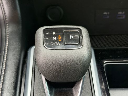 Used 2024 Nissan Pathfinder SV w/ Black Appearance Package FWD image 22