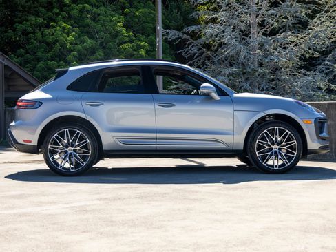 New 2026 Porsche Macan AWD/4WD image 12