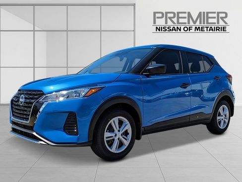 New 2025 Nissan Kicks Play S image 1