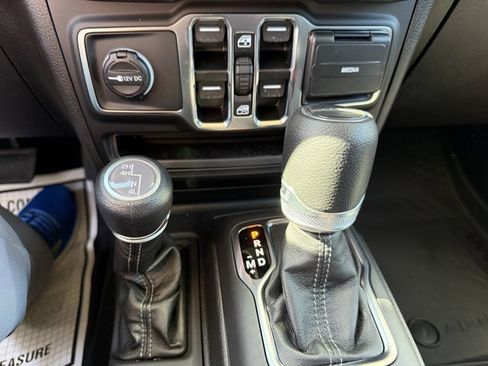 New 2025 Jeep Gladiator Sport image 23