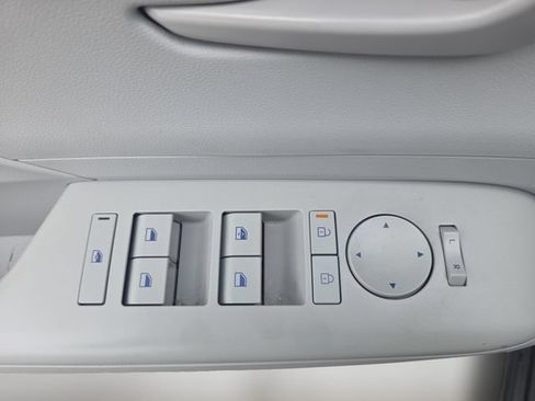 Used 2024 Hyundai Kona SEL FWD image 17