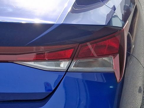 Certified 2024 Hyundai Elantra SE image 32