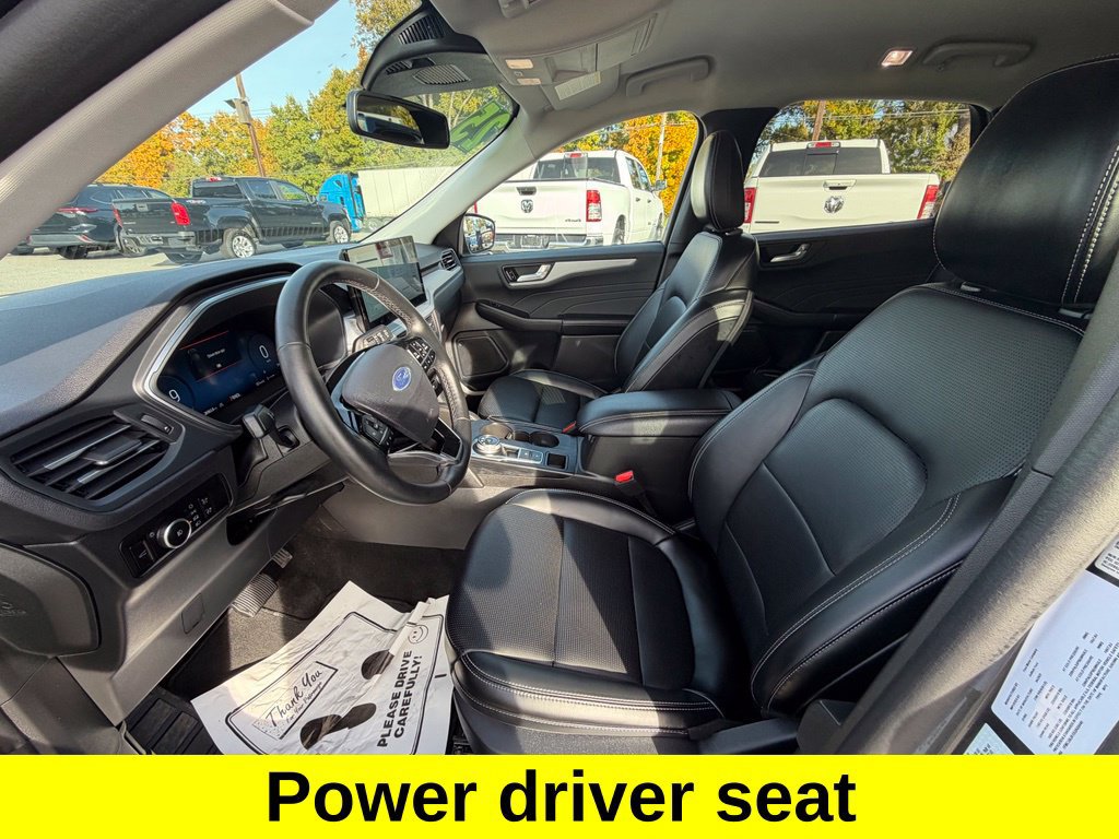 Certified 2025 Ford Escape Platinum AWD/4WD image 10
