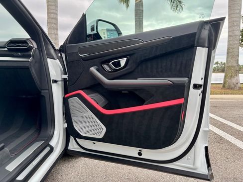 Used 2024 Lamborghini Urus Performante image 24