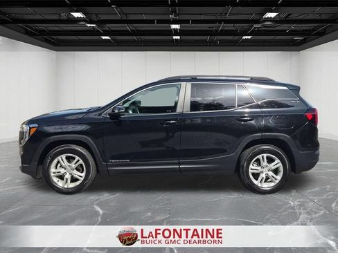 Used 2023 GMC Terrain SLE w/ Driver Convenience Package FWD image 2