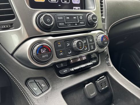 Used 2019 Chevrolet Suburban LT RWD image 21