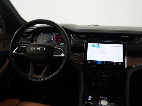 Used 2021 Jeep Grand Cherokee L Summit w/ Advanced Protech Group IV image 13