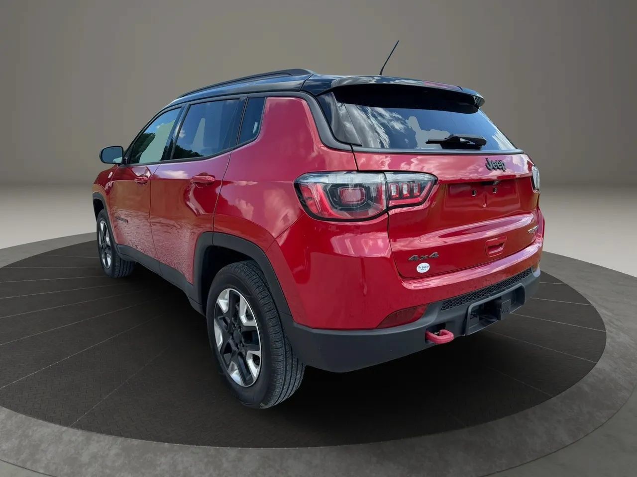 Used 2018 Jeep Compass Trailhawk w/ Popular Equipment Group AWD/4WD image 5